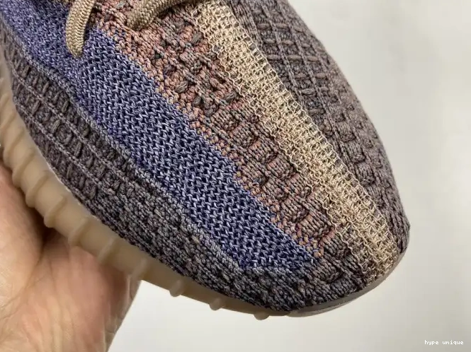 hype ADIDAS YECHER